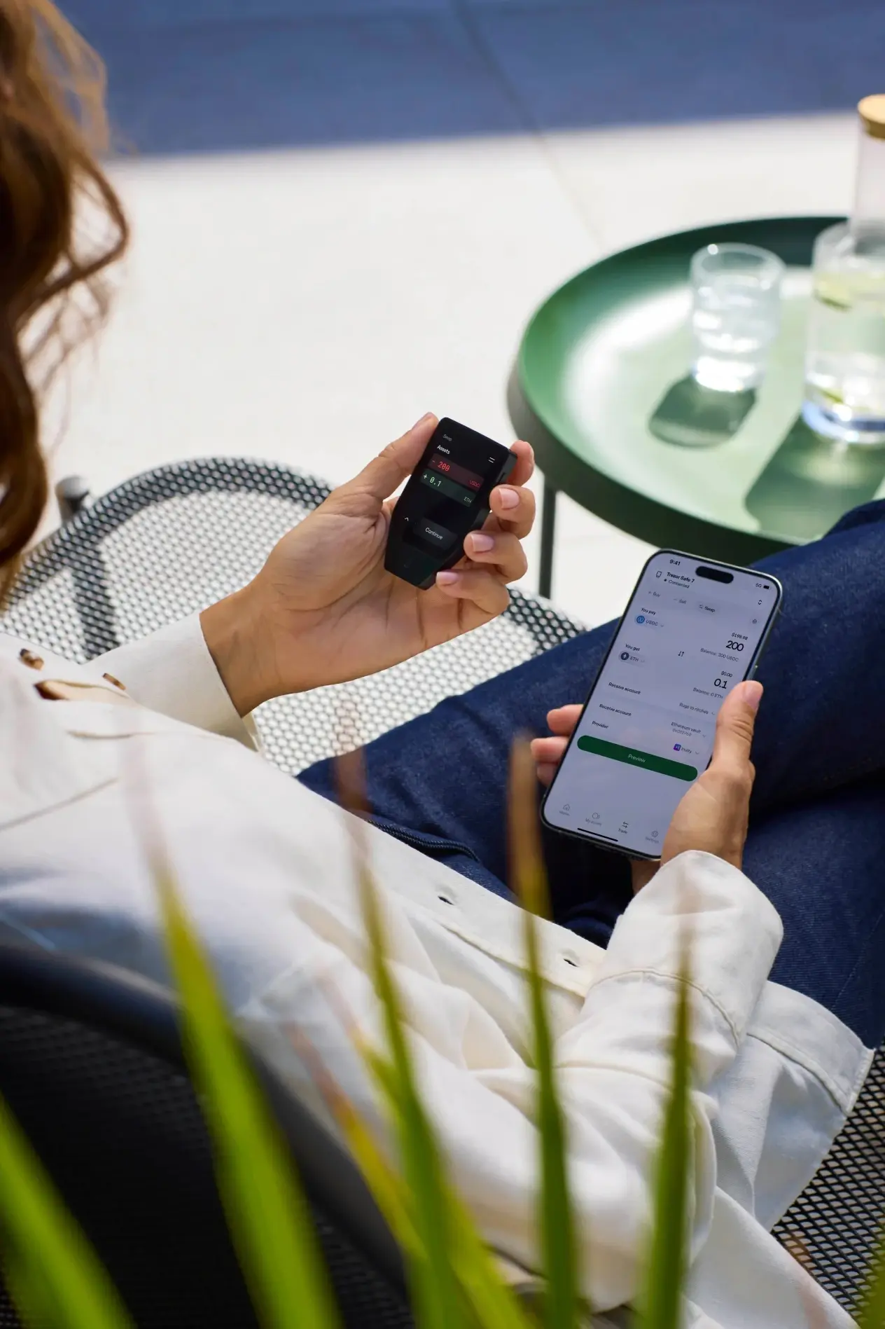 Trezor Safe 7 Review (2026): The New King of Cold Storage? 3 trezor safe 7 bluetooth iphone app swap. 1